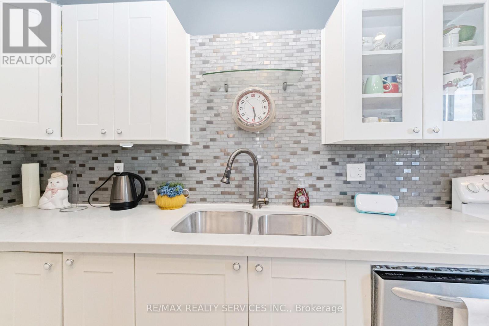 47 HUNTINGWOOD CRESCENT - 11