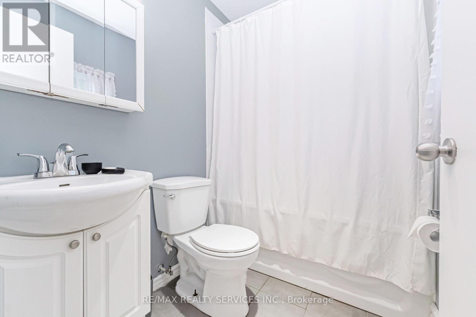 47 HUNTINGWOOD CRESCENT - 24