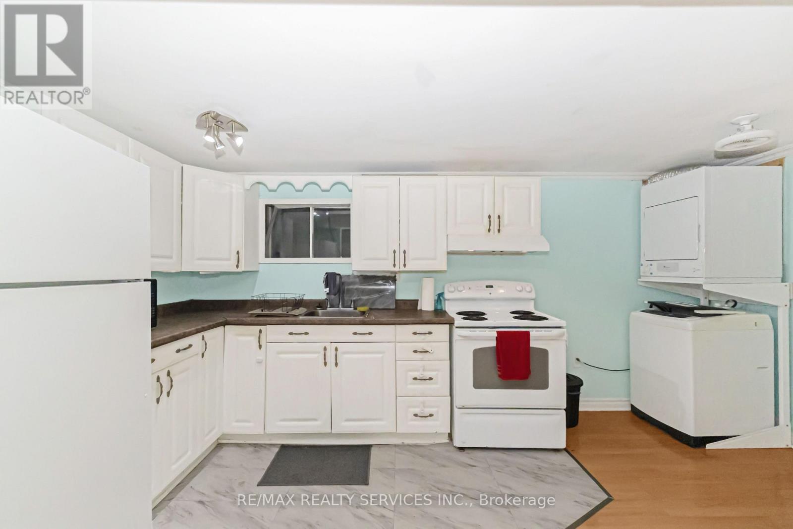 47 HUNTINGWOOD CRESCENT - 30