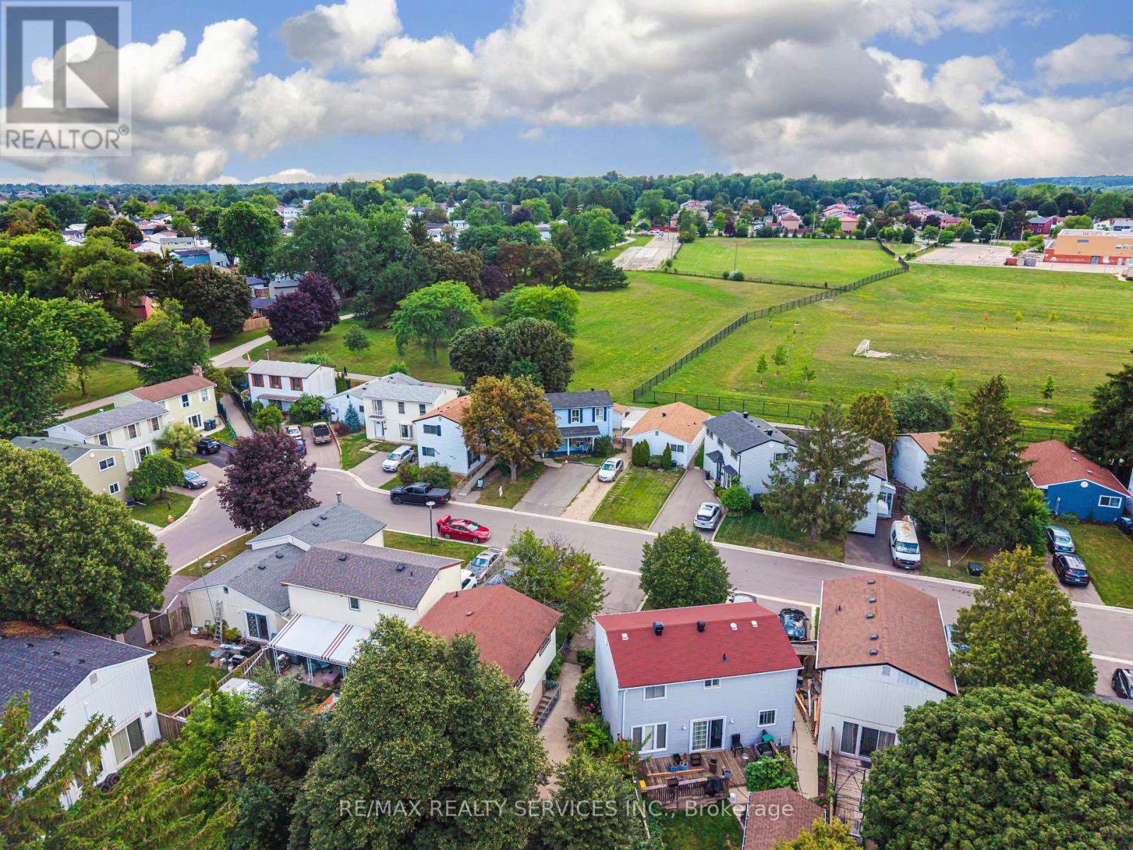 47 HUNTINGWOOD CRESCENT - 46