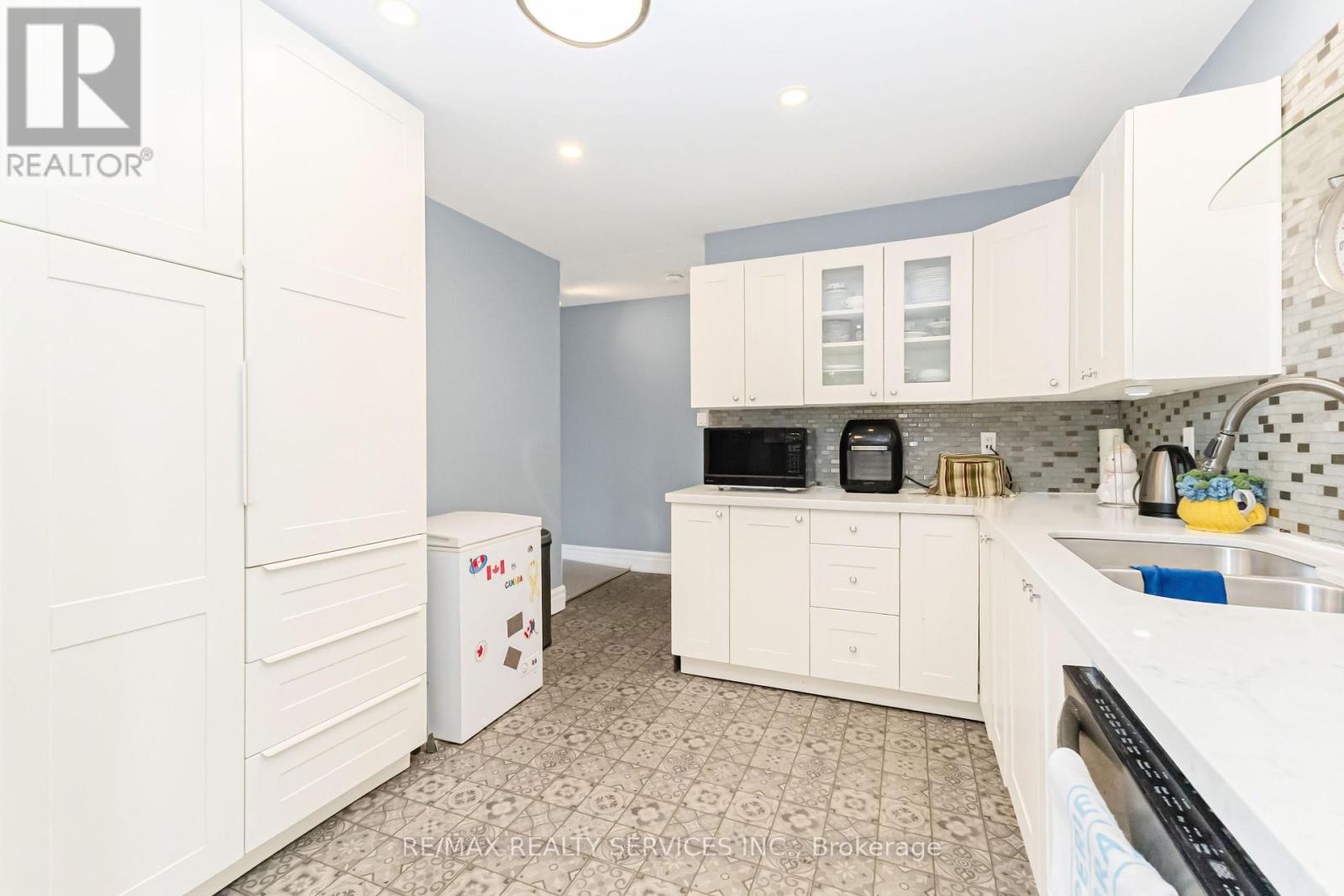 47 HUNTINGWOOD CRESCENT - 9
