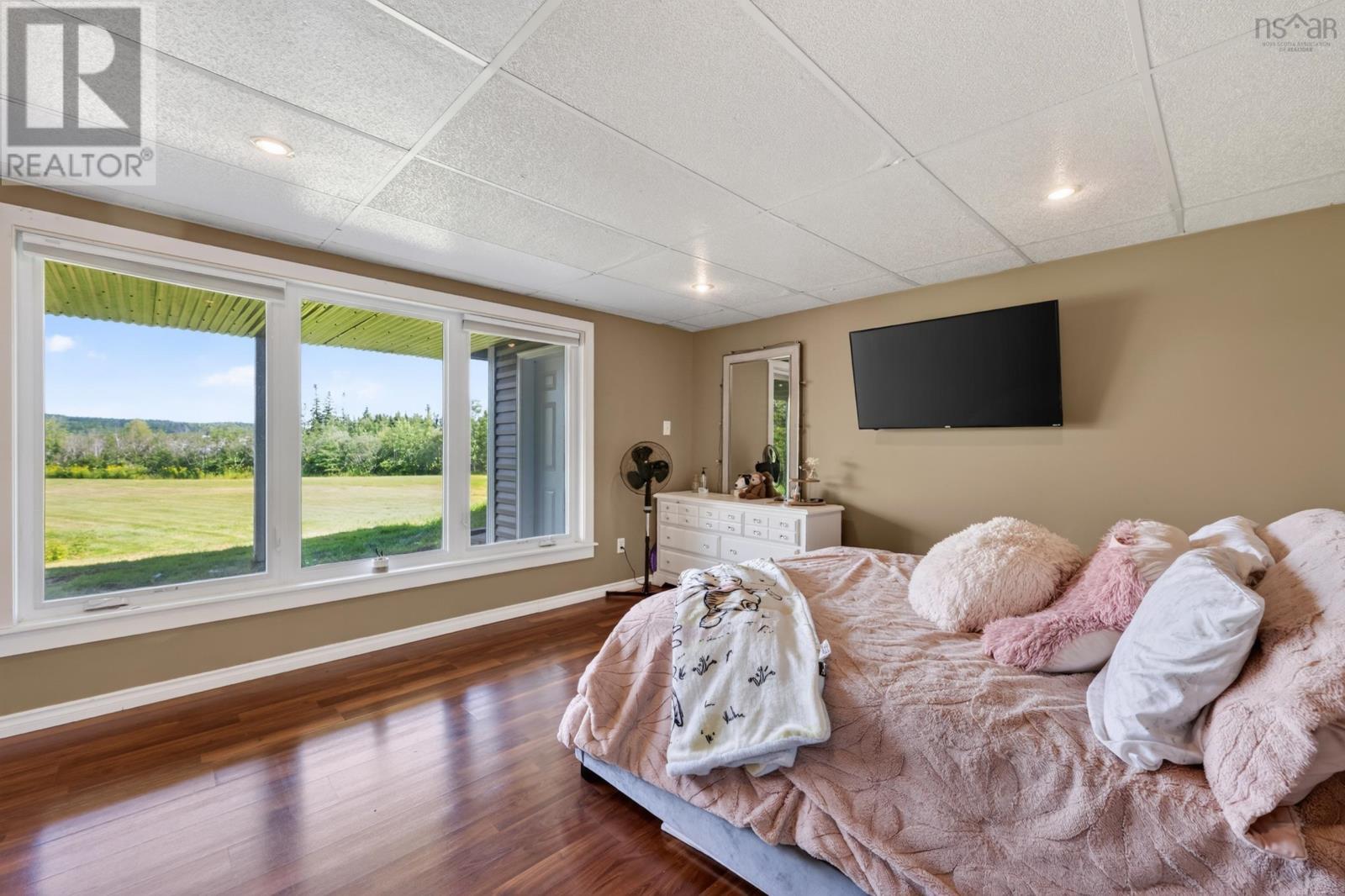 Property 44 of 47 of 131 Oakfield Drive