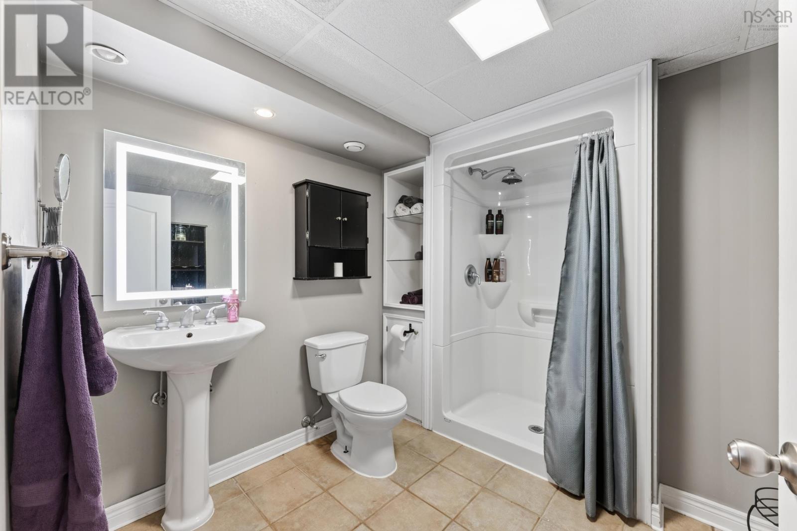 Property 40 of 47 of 131 Oakfield Drive