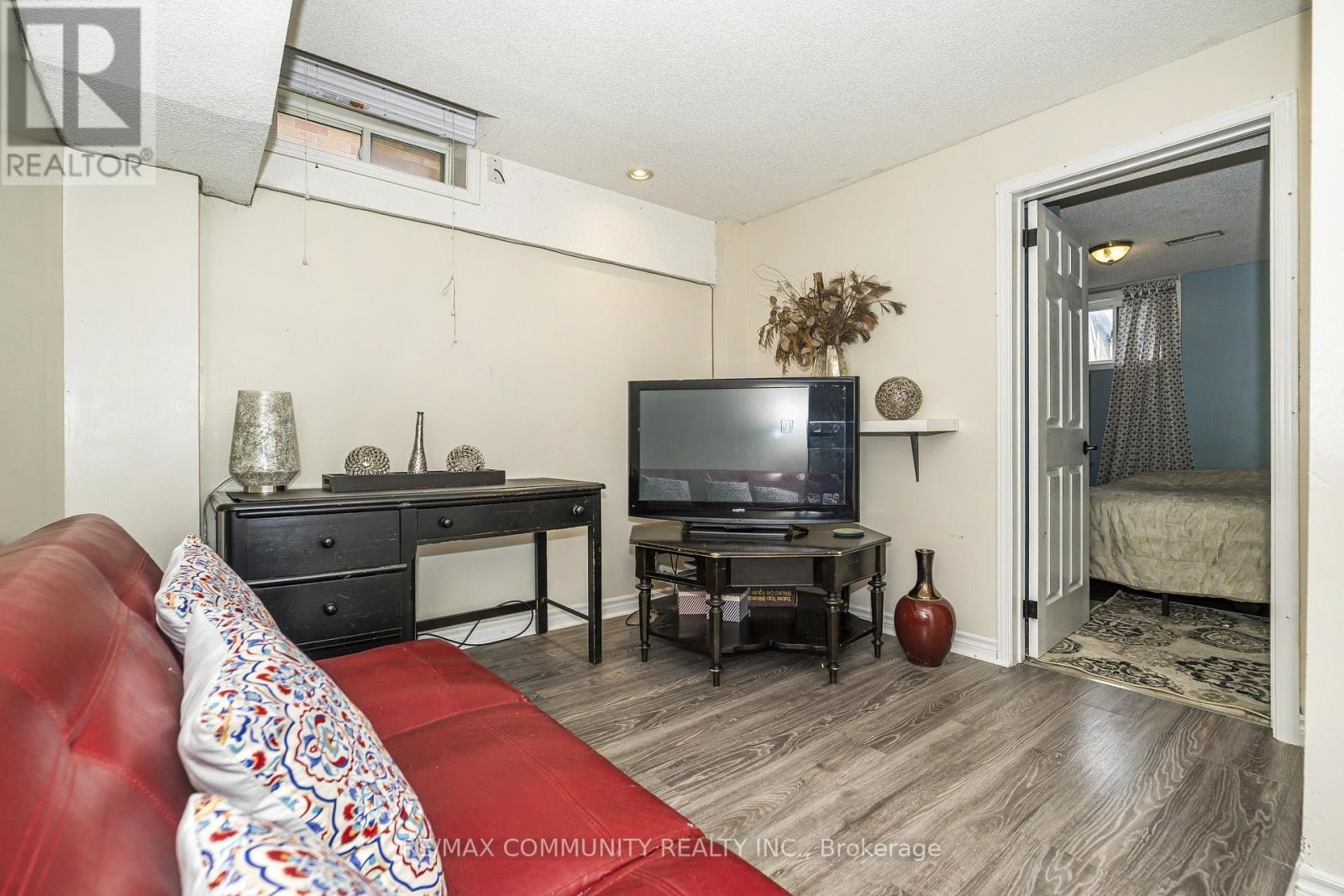 1597 AVONMORE SQUARE - Image 21