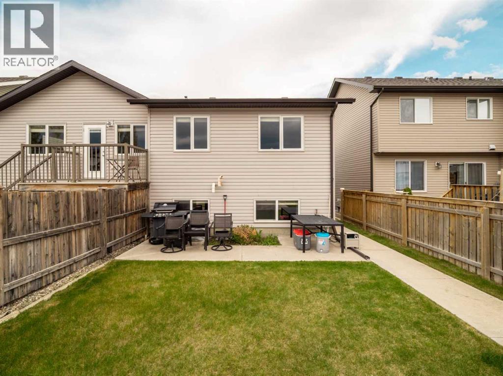 825 Silkstone Close W - 29