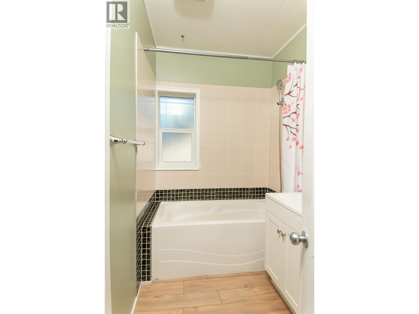 820 IBBITSON Street - Image 10