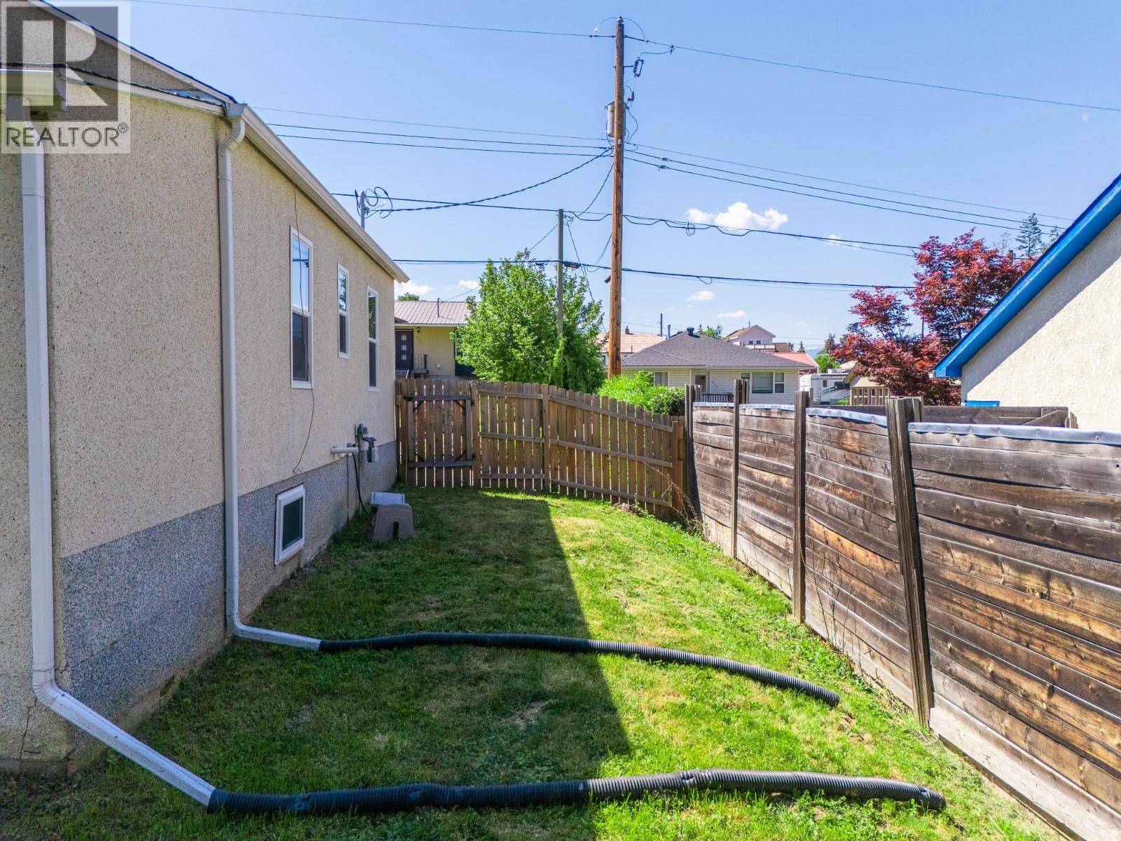 820 IBBITSON Street - 20