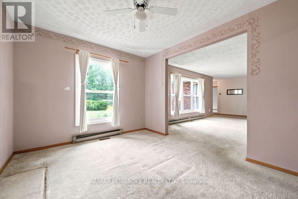 20 MEADOWBROOK DRIVE - 4