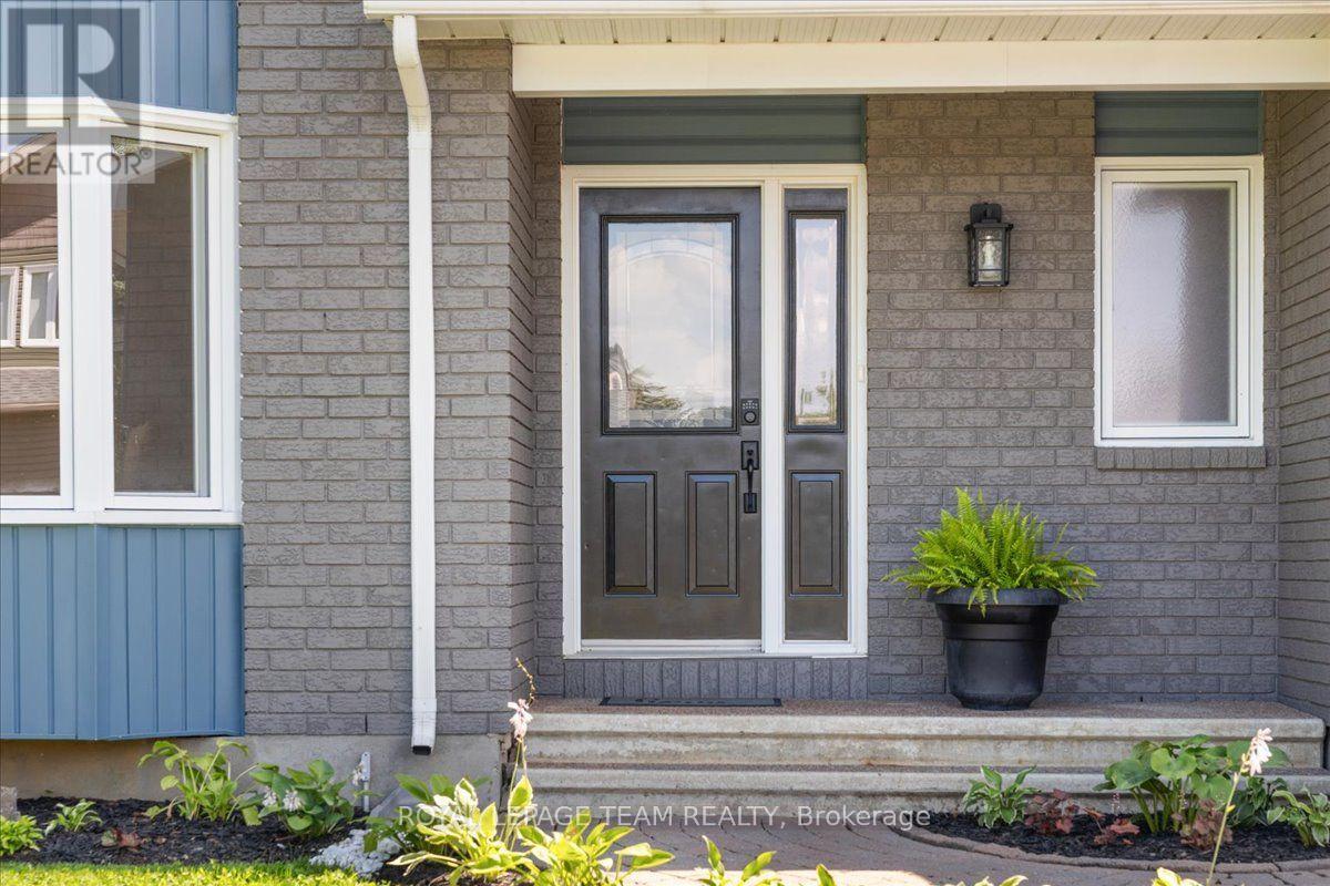 38 PATTERSON CRESCENT - 3