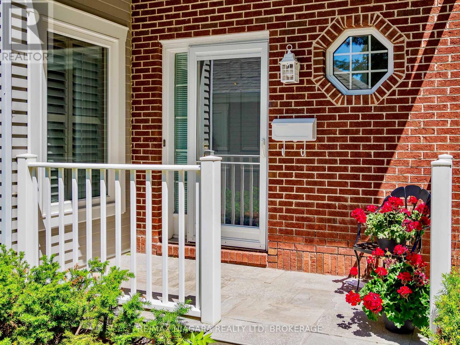 #23 5 LAKESIDE DRIVE W - 2