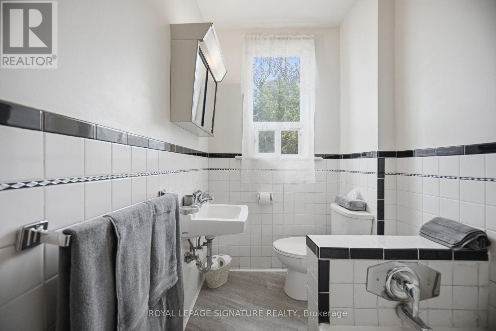 43 MARCHMOUNT ROAD - Image 30