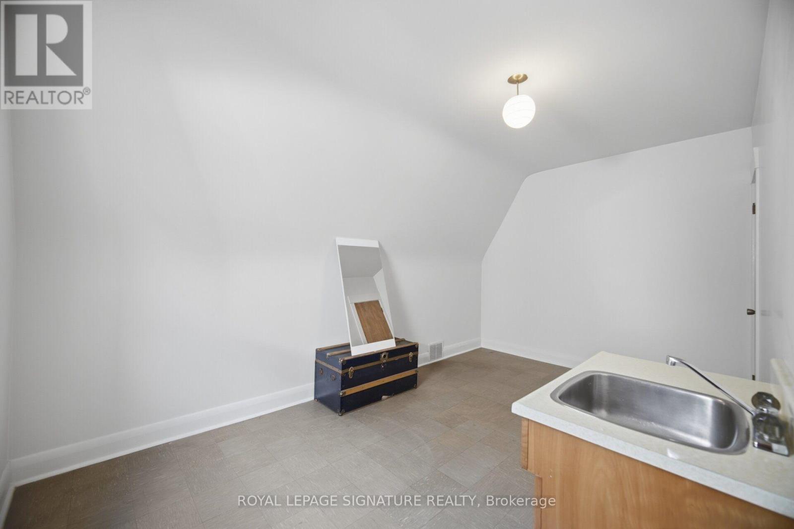 43 MARCHMOUNT ROAD - Image 33