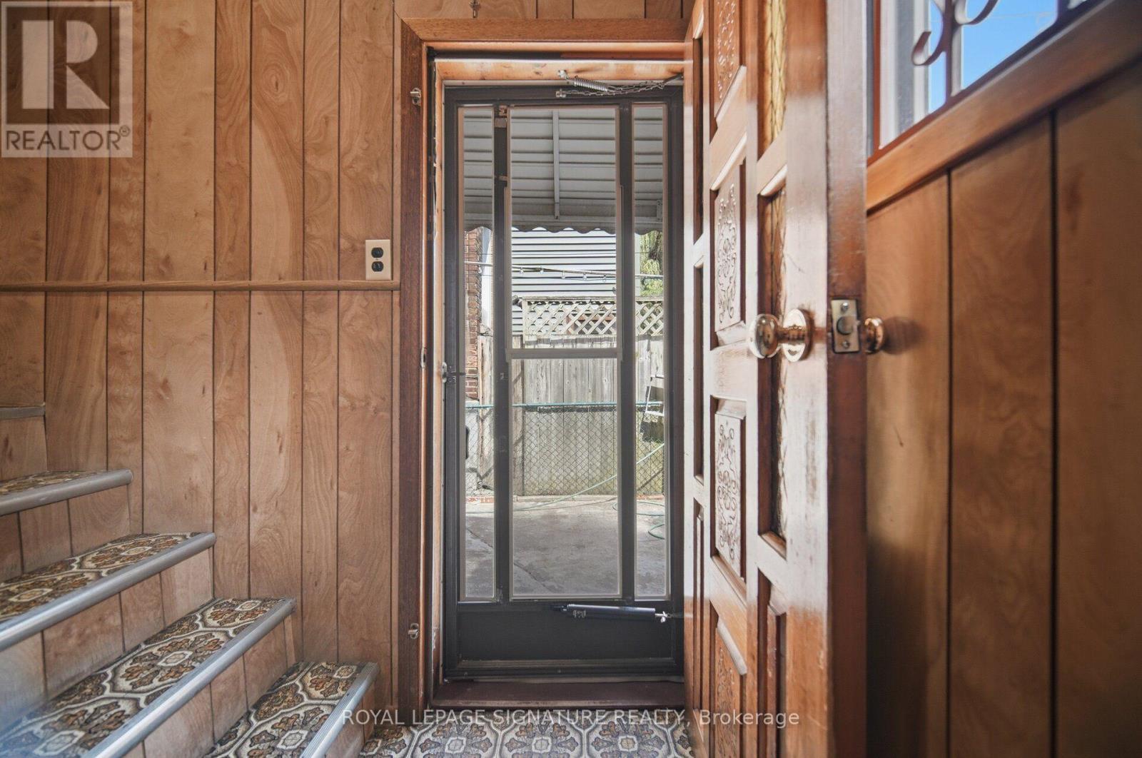43 MARCHMOUNT ROAD - 43