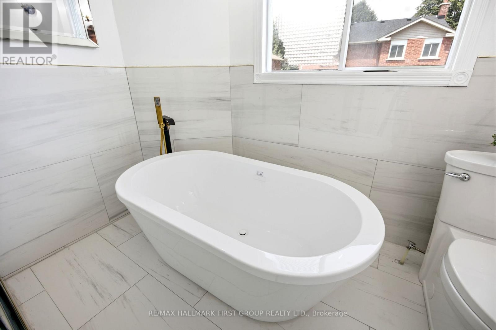 15 SALLIS DRIVE - 34