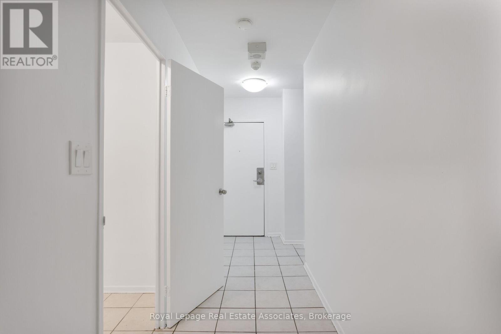 #1710 5 MASSEY SQUARE - 18