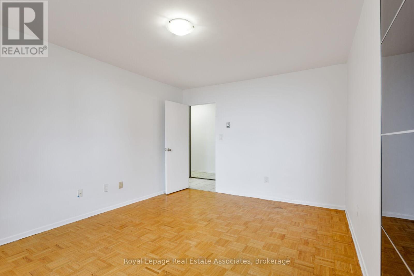 #1710 5 MASSEY SQUARE - Image 25