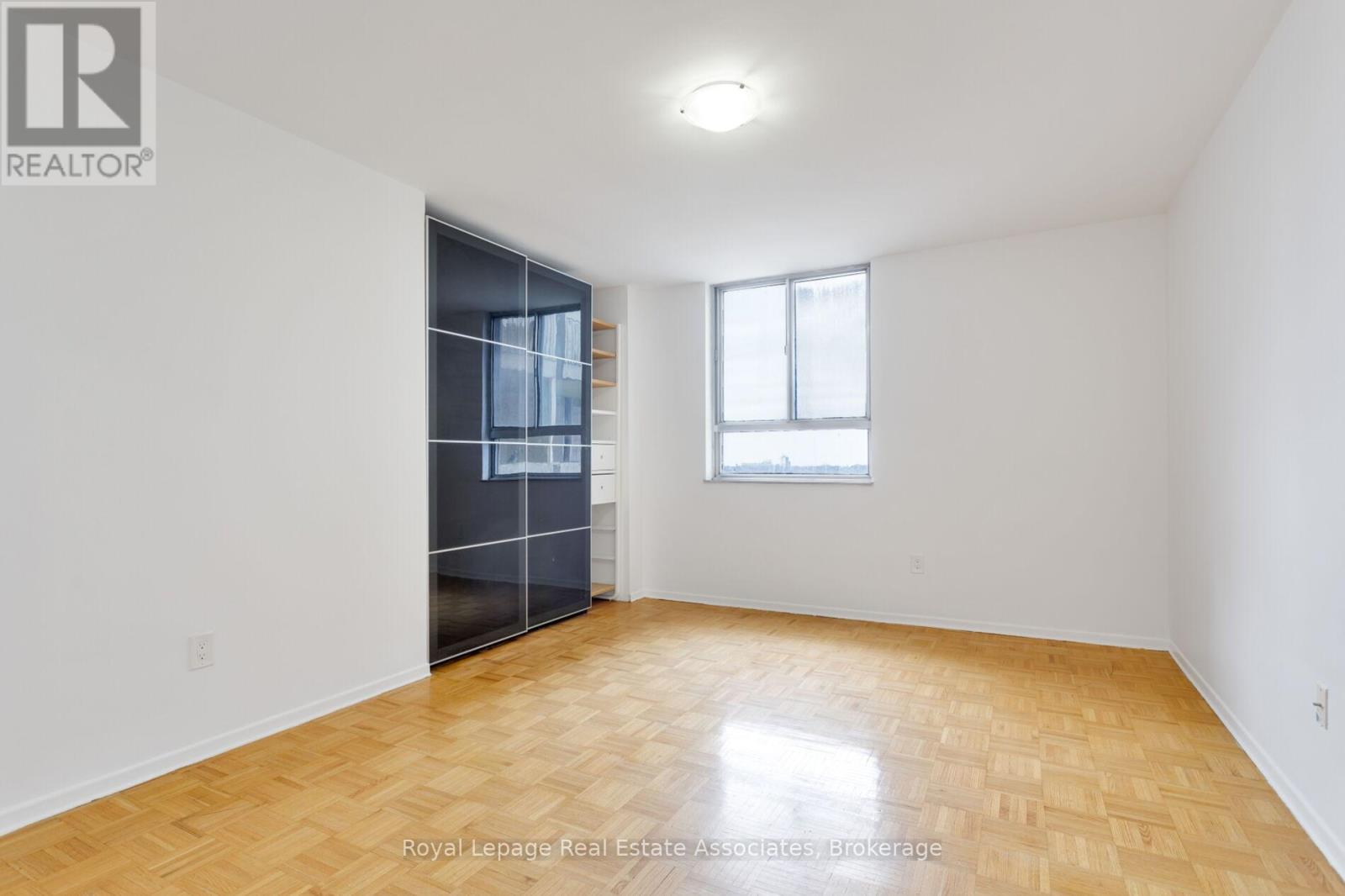 #1710 5 MASSEY SQUARE - Image 26