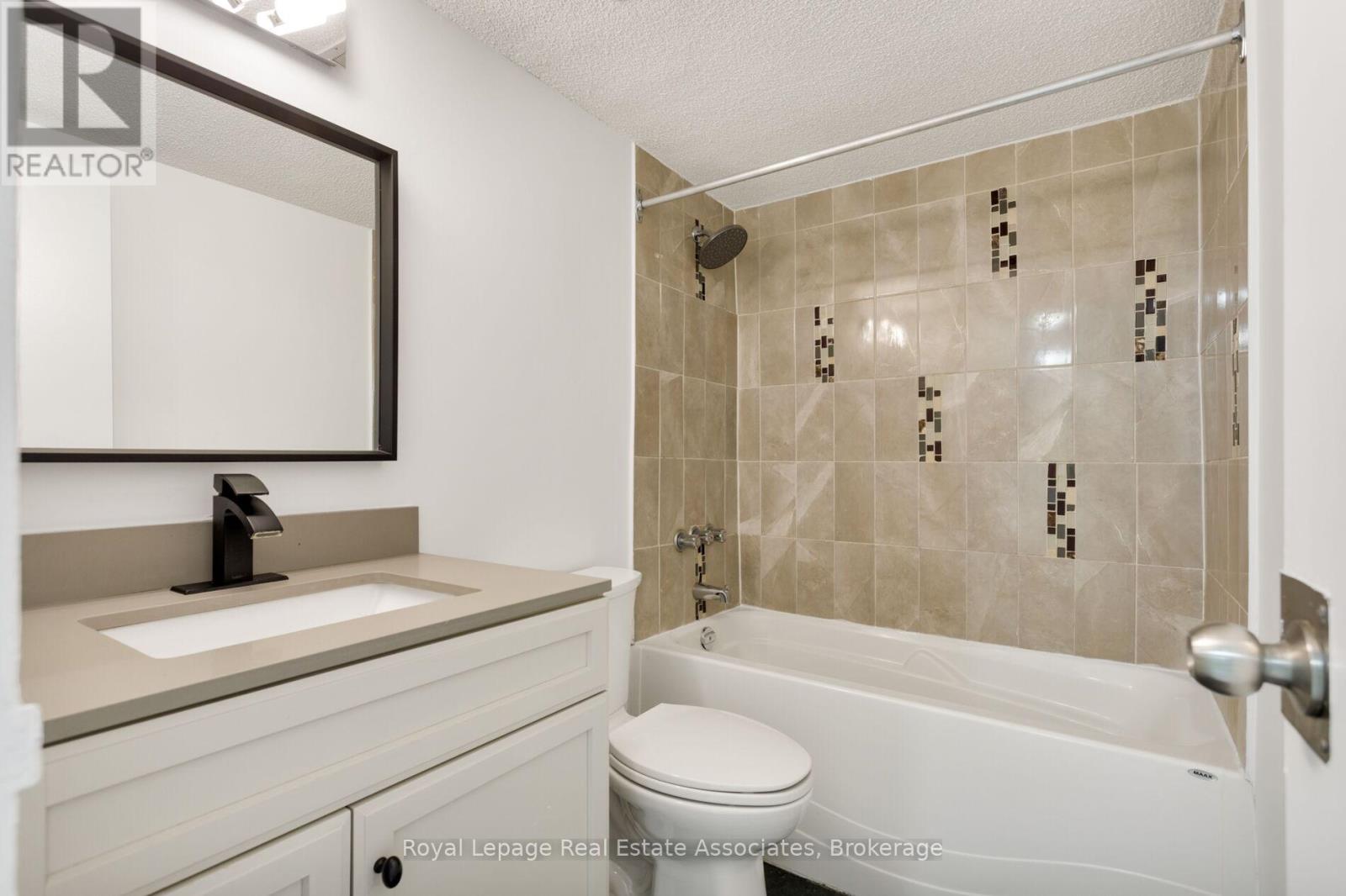 #1710 5 MASSEY SQUARE - 27