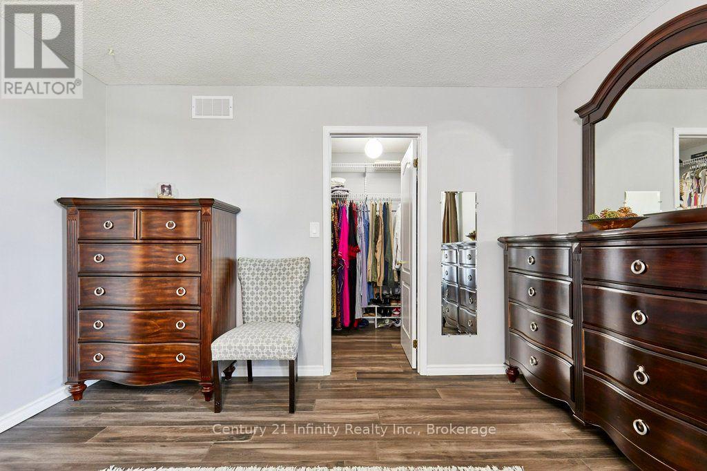 8 MURKAR CRESCENT - Image 24