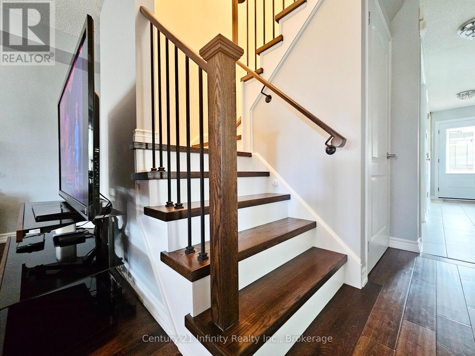 8 MURKAR CRESCENT - Image 19