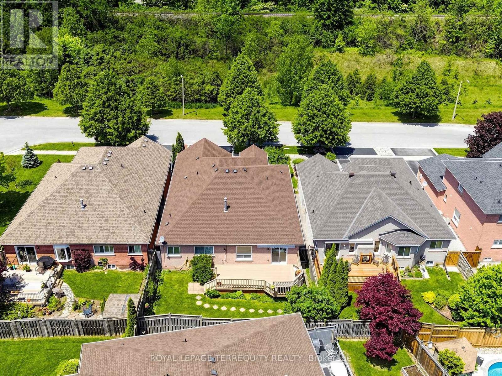 19 JOHNSON CRESCENT - 6