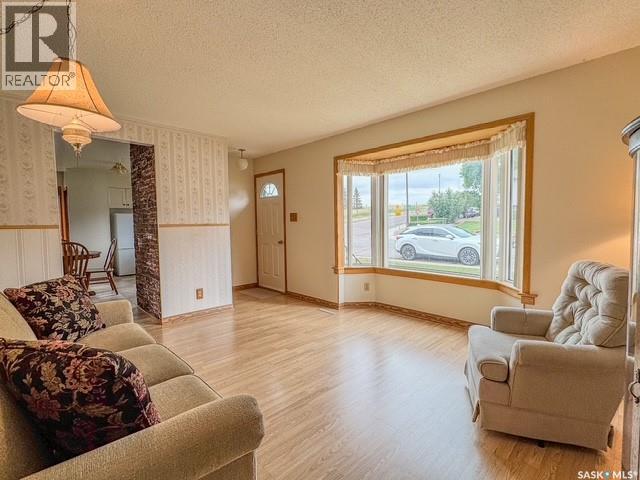 385 Aspen DRIVE - Image 3