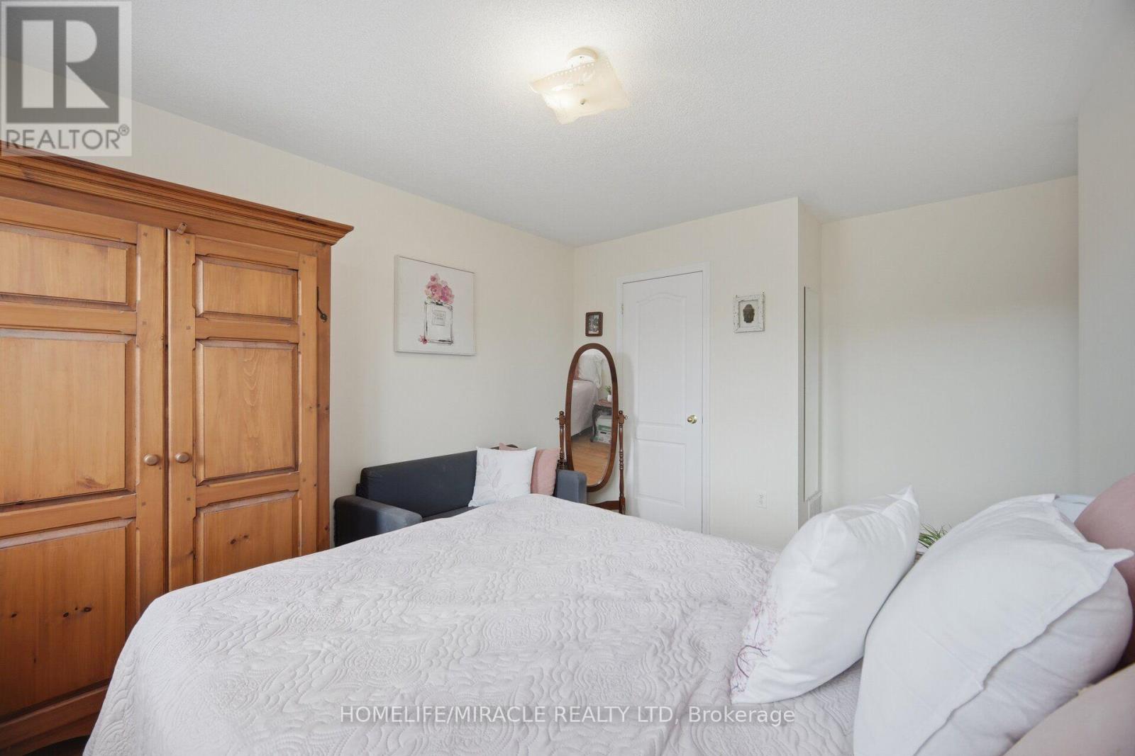 6 BARKDALE WAY - Image 20