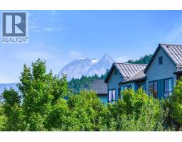 1374 Marinaside Place, Squamish, BC V8B1A8 Photo 10