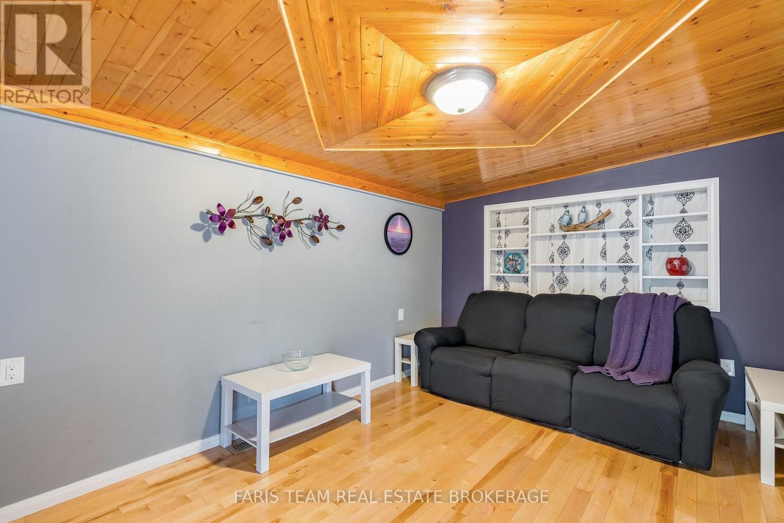 12 CENTRE PARK ROAD - Image 11
