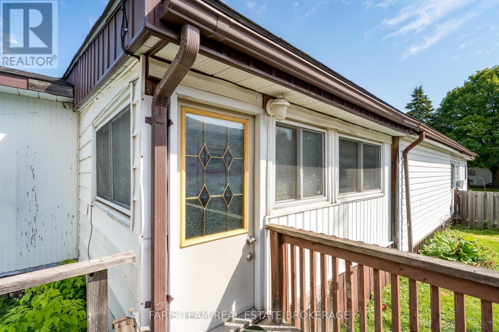 12 CENTRE PARK ROAD - Image 21
