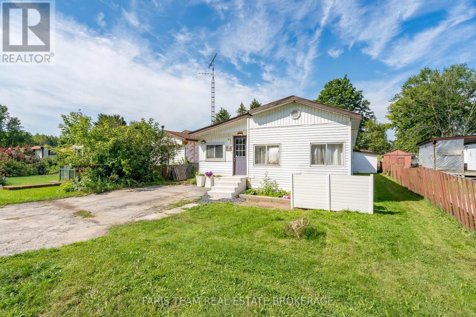 12 CENTRE PARK ROAD - Image 3