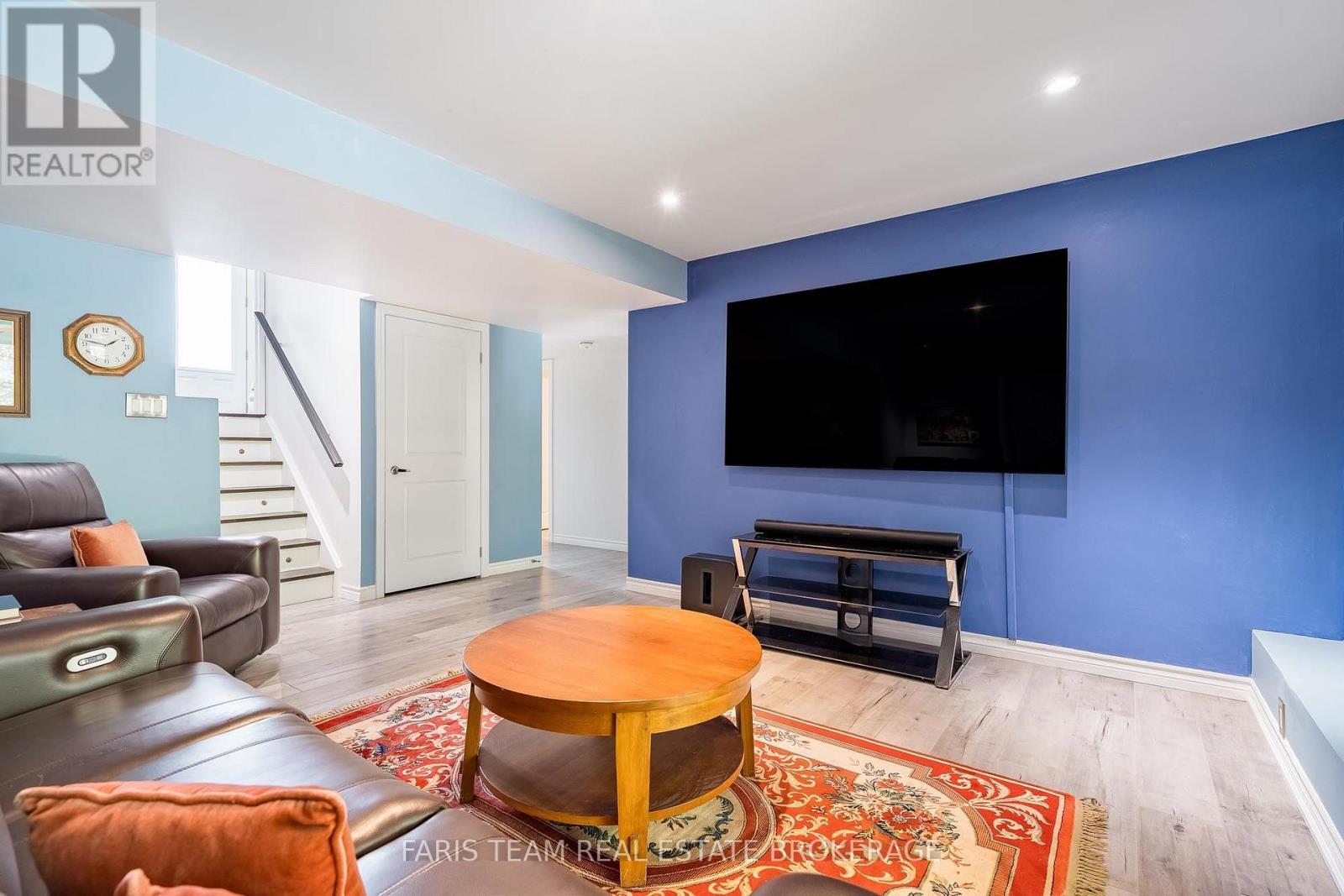 91 ALLEGRA DRIVE - 24