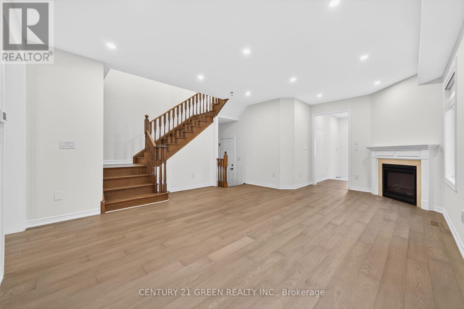 496 GEORGE RYAN AVENUE - 11