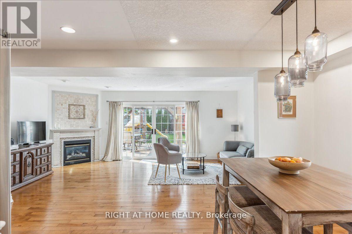 223 GREY FOX DRIVE — photo 2