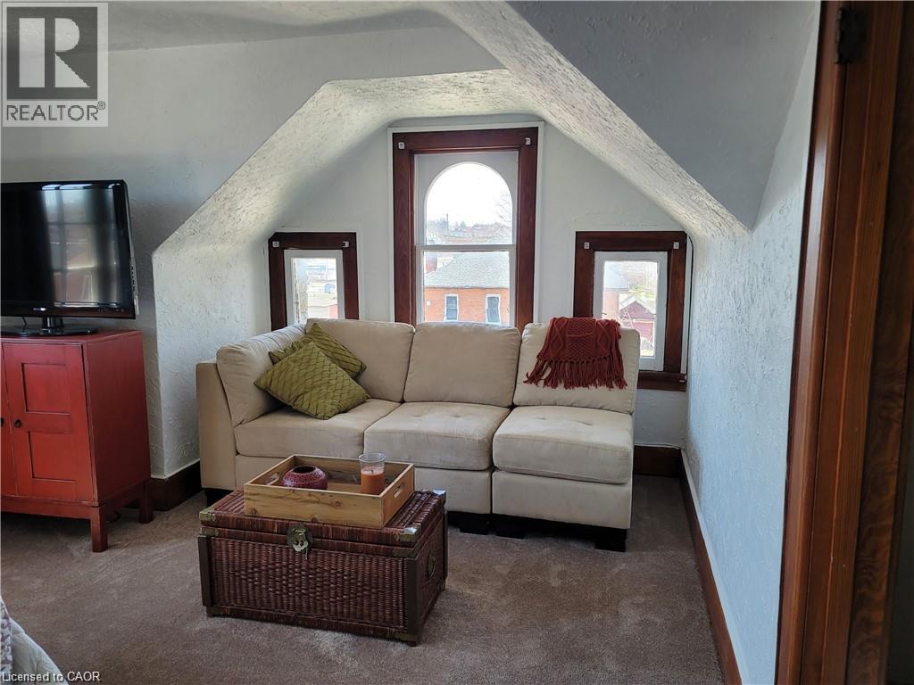 71 NORFOLK Street N - Image 16