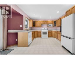 138 Athabasca Street W, Moose Jaw, SK S6H2B7 Photo 17