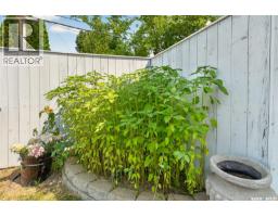 138 Athabasca Street W, Moose Jaw, SK S6H2B7 Photo 60