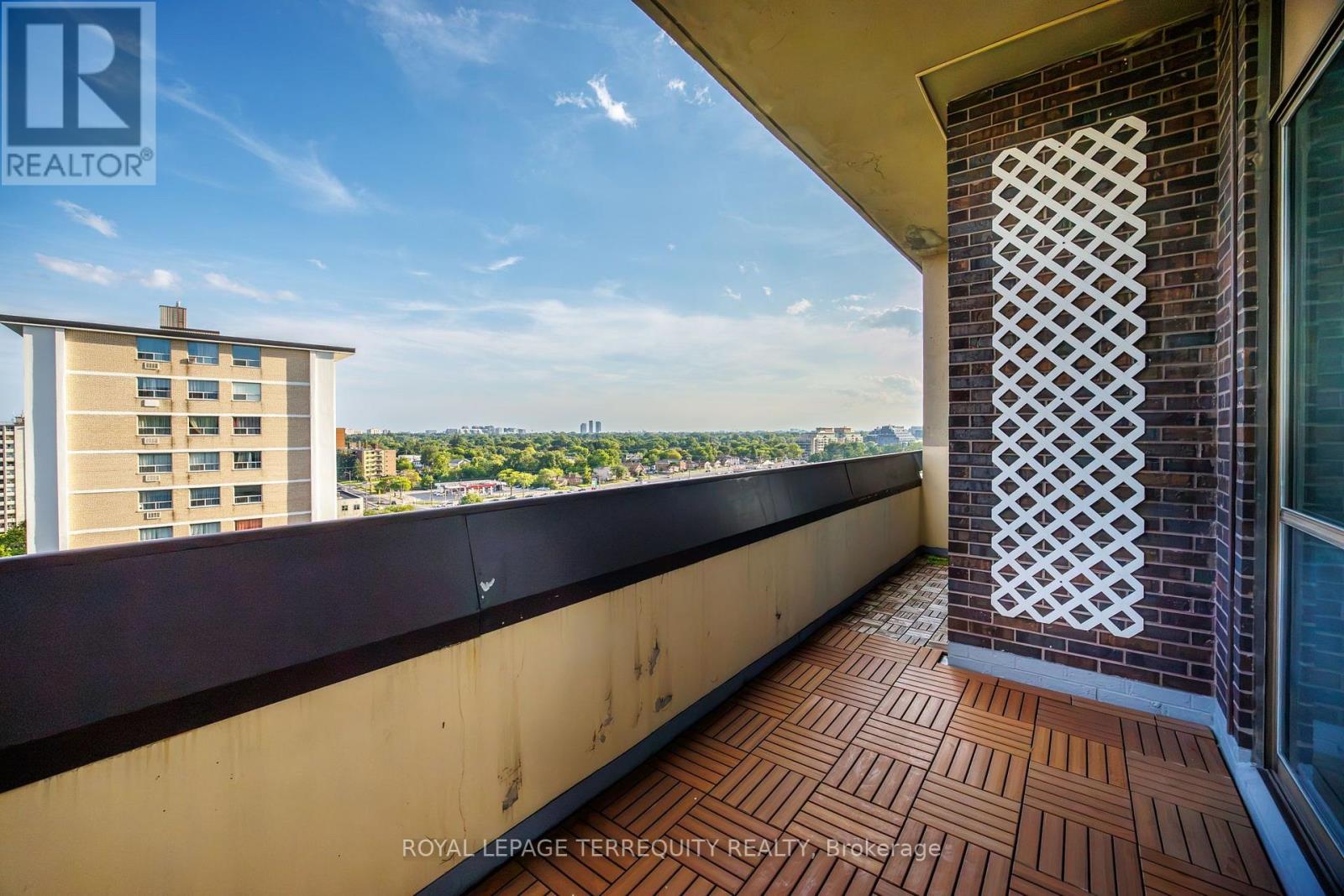 #1203 100 CANYON AVENUE - 26