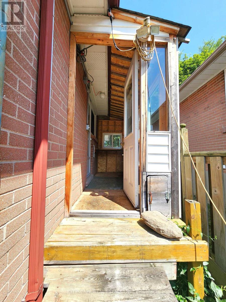 23 MANORWOOD ROAD - 30