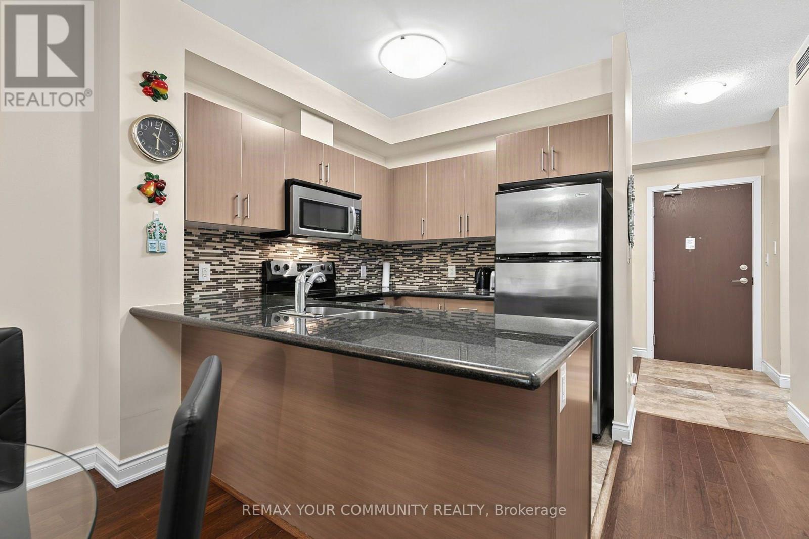 #438 281 WOODBRIDGE AVENUE - 13