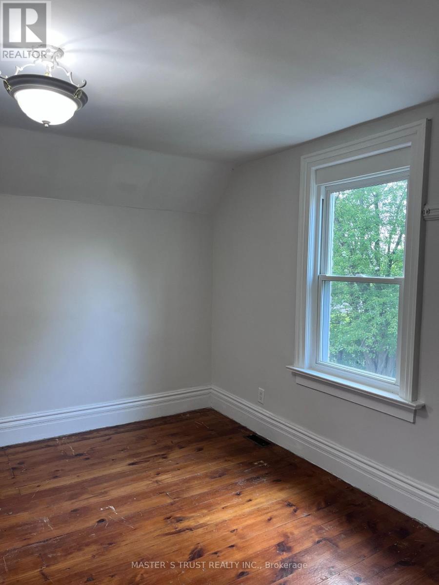 22156 LESLIE STREET N - 14