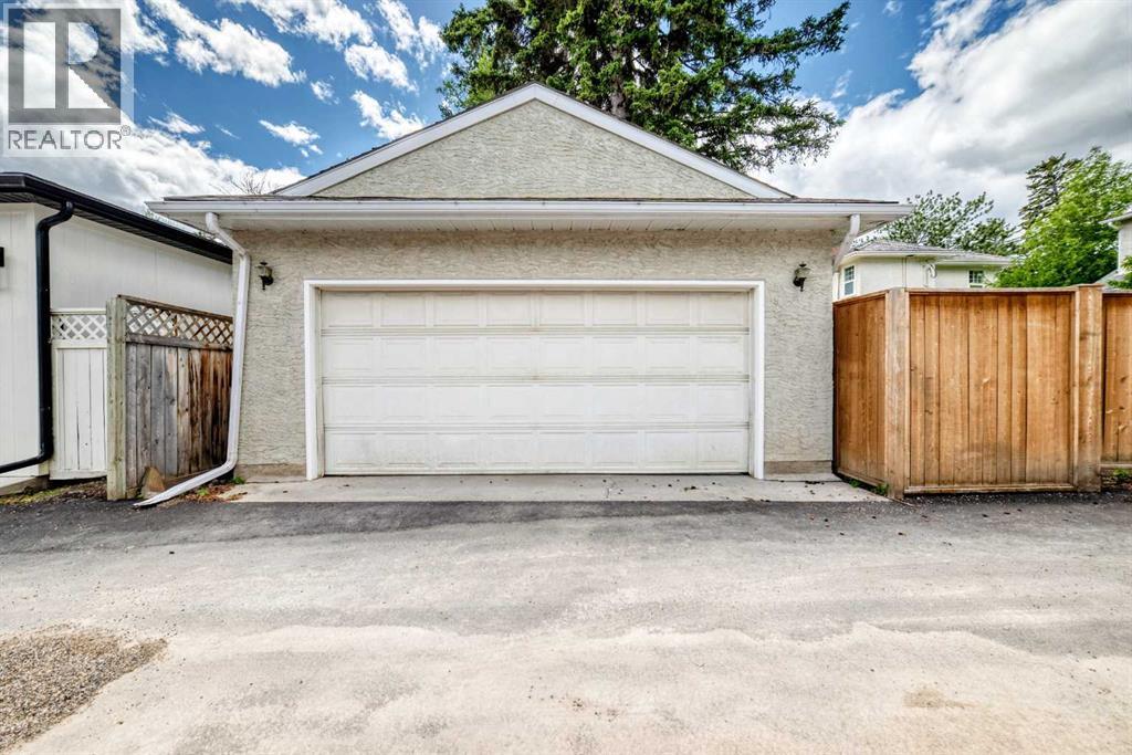 4112 8 Street SW - 43