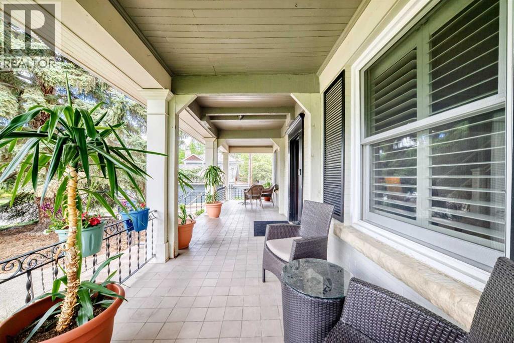 4112 8 Street SW - 5