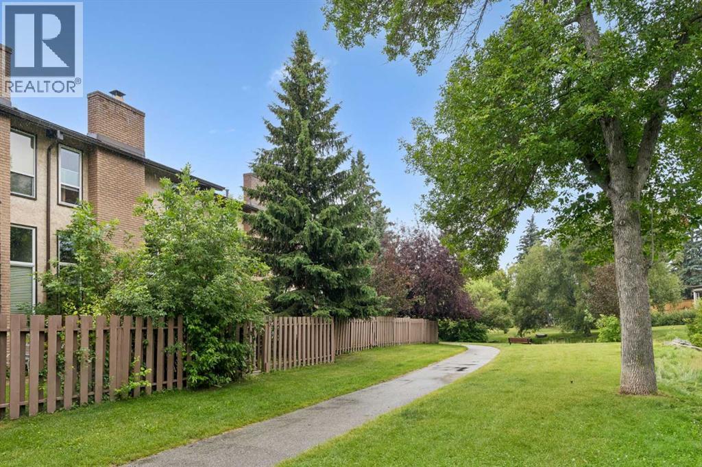 Property for sale at 25, 1011 Canterbury Drive SW