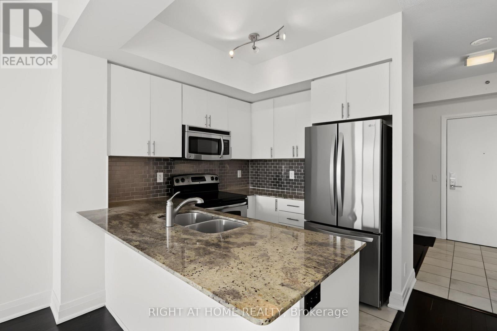 #1108 520 STEELS AVENUE W - 16