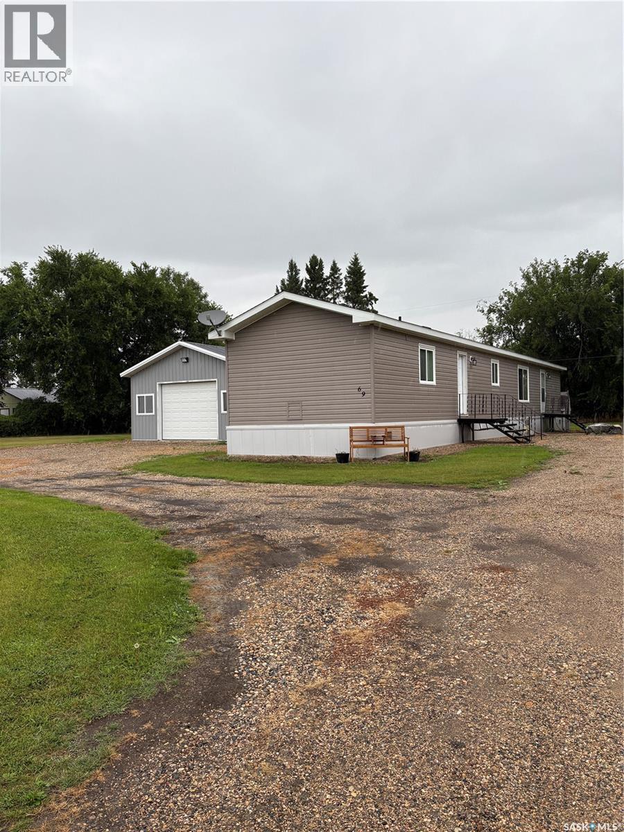 69 Railway AVENUE