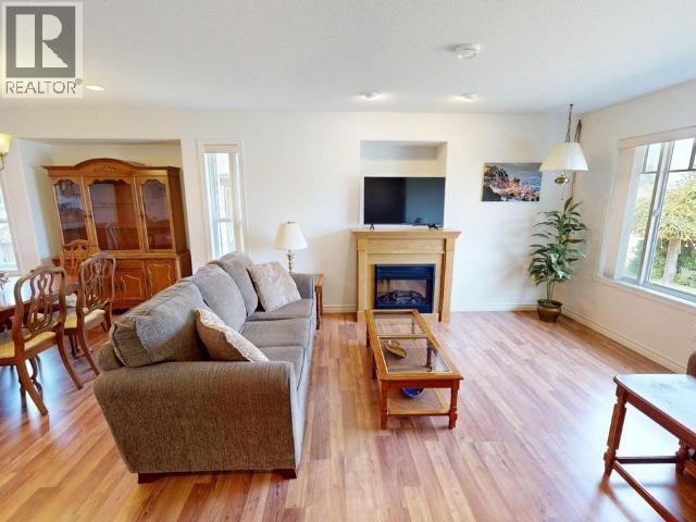 7304 GLACIER STREET - 4