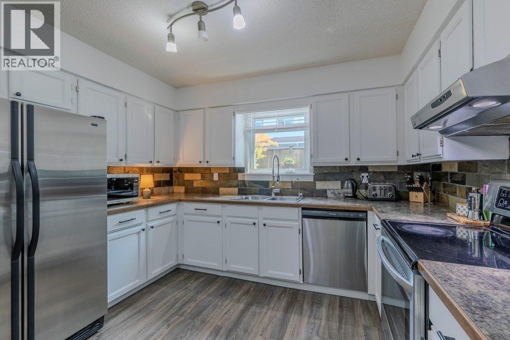 3 Bed, 3 Bath House for Sale in Squamish – 15 39752 GOVERNMENT ROAD, Squamish – MLS# R3156110 - Image 17