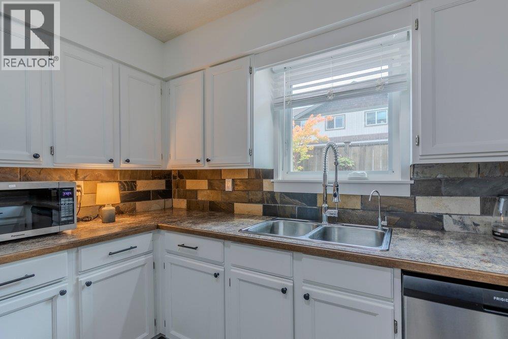 3 Bed, 3 Bath House for Sale in Squamish – 15 39752 GOVERNMENT ROAD, Squamish – MLS# R3156110 - Image 20