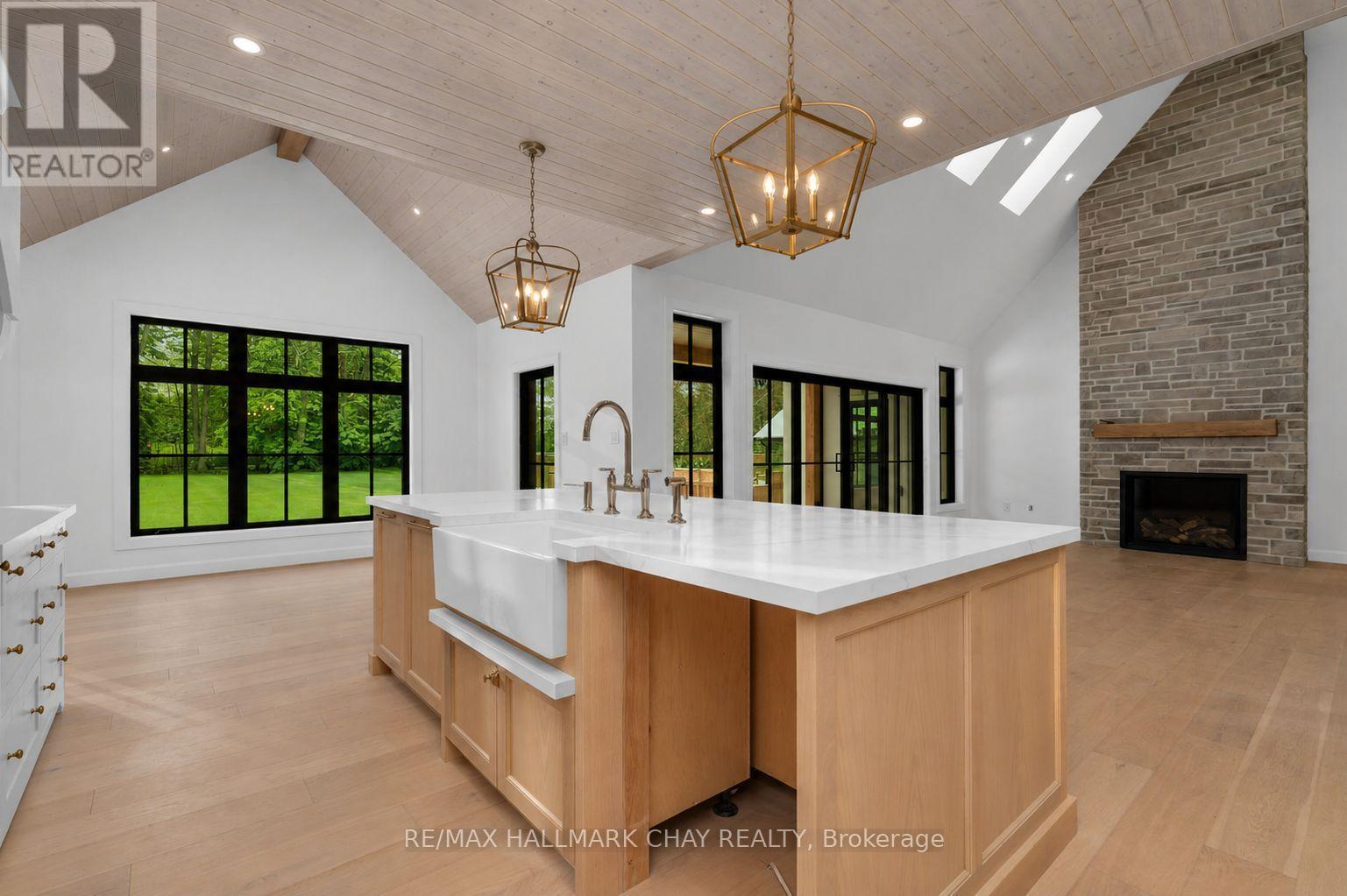 25 HEATHERWOOD DRIVE - 16